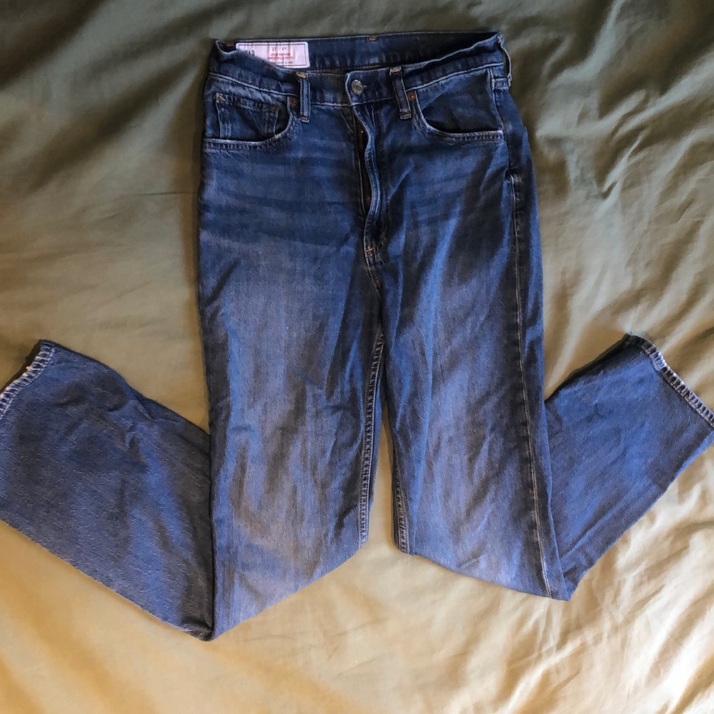 Gap. Loose high-rise blue jeans. Size US 27.